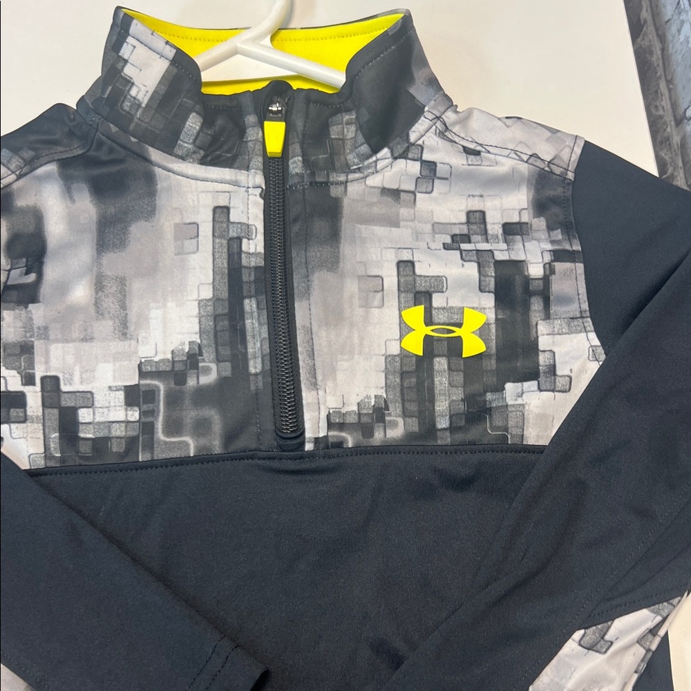 Boy's Under Armour quarter zip Pullover shirt - Picture 10 of 10
